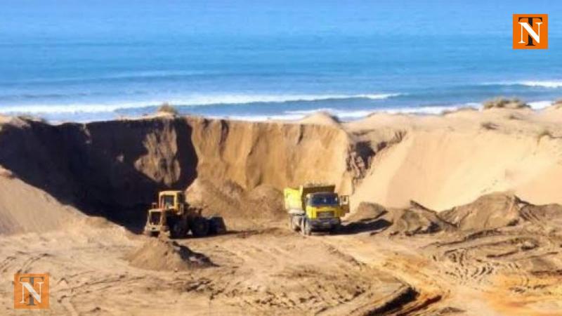 Bhiwapur Police Crack Down on Illegal Sand Mining: Five Arrested